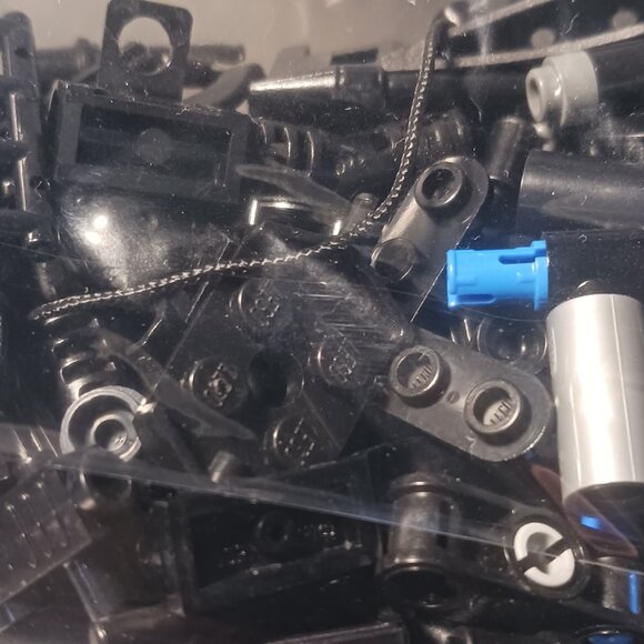 Lego - Misc Bulk Black elements - Some technic - 3.7oz - Picture 4 of 8